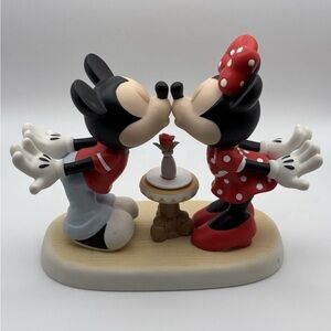 RARE Disney Precious Moment Mickey Minnie Figurine Love At First Kiss #133705